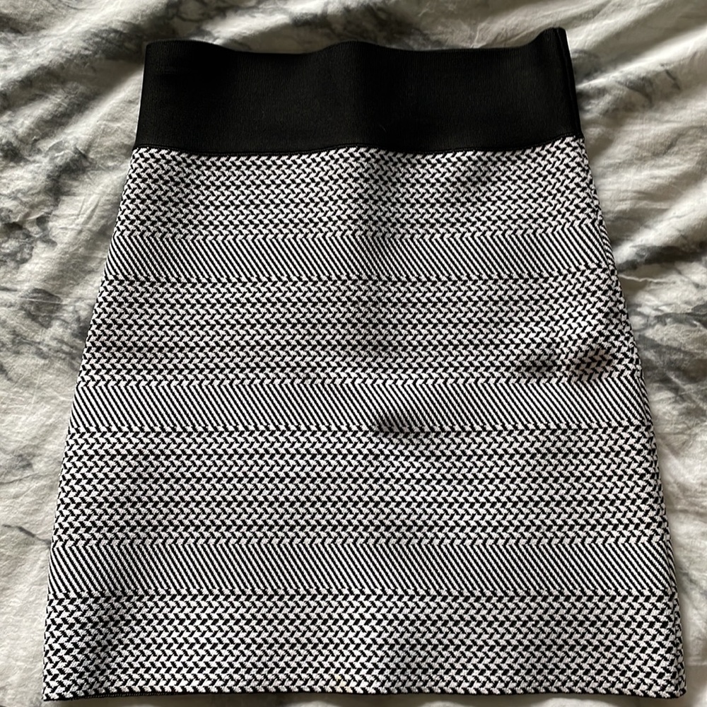 BCBG small black and white body con mini skirt